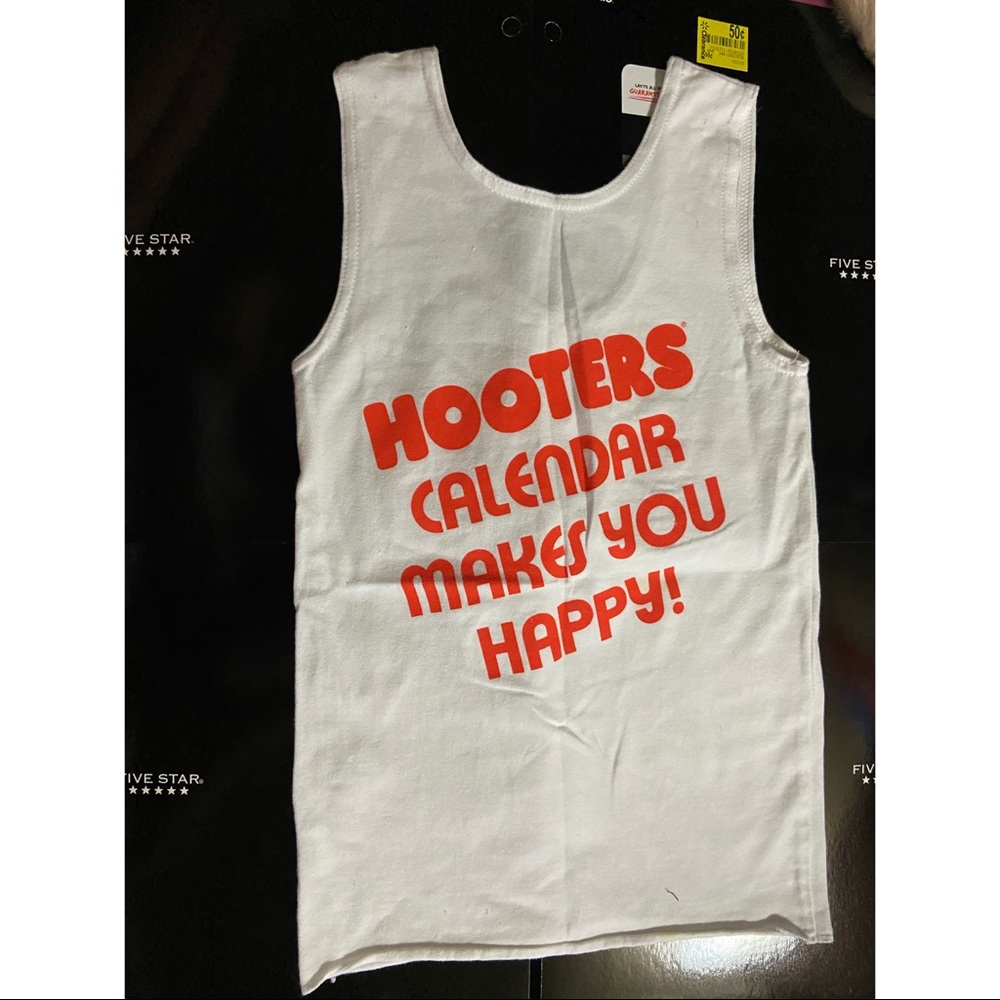 Hooters - Picture 2 of 2